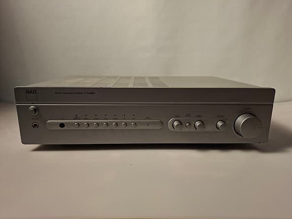 NAD C 320 BEE AMPLIFIER