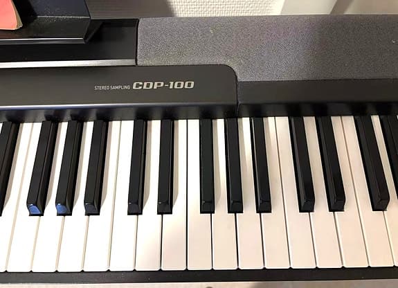 Casio CDP-100 digitalpiano / digital piano – 88 tangenter + stativ – 2200 kr