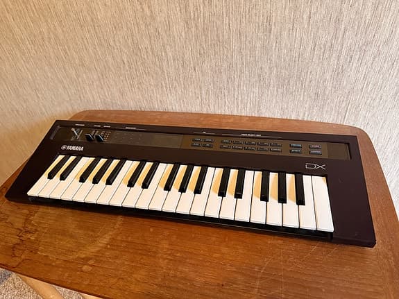 Yamaha reface DX FM synthesizer