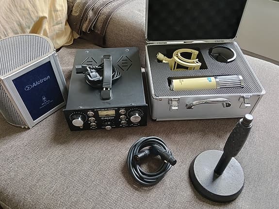 Actron CK6 Condenser mic, MP100V2 Tube preamp, bordstativ, XLR, filter