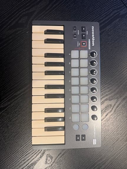 Novation Launchkey Mini MIDI-keyboard svart