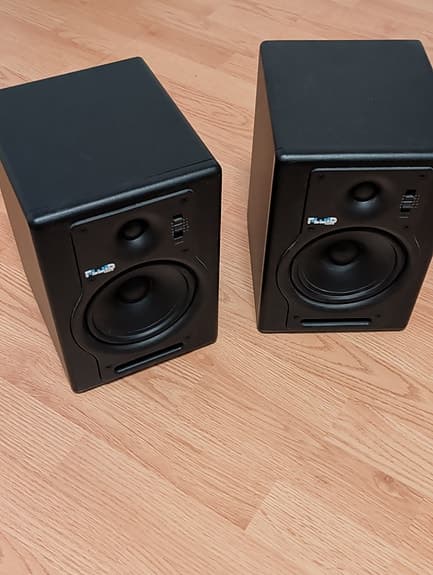 Fluid F5 studio monitorer selges billigt