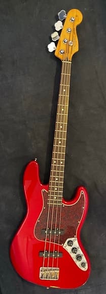 Fender Squier Jazz Bass elbass rød, laget i Mexico produksjonsår 2000-2001
