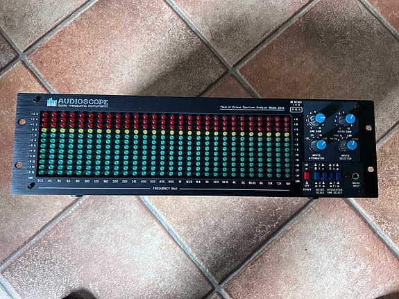 Audioscope 2813 digital grafisk equalizer med spectrum analyzer