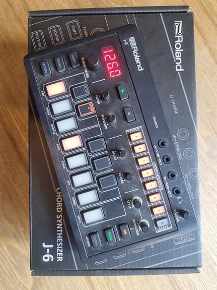 Roland Aira J-6 chord synthesizer