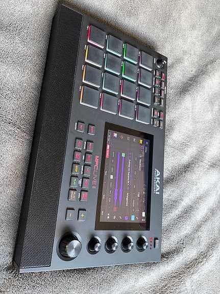 Akai MPC Live 2 med 1TB SSD