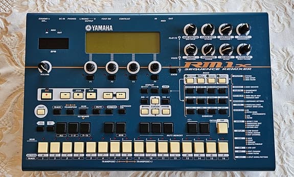 Yamaha RM1x groovebox