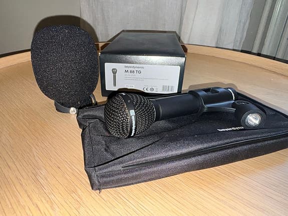 Beyerdynamic M 88 TG dynamic microphone