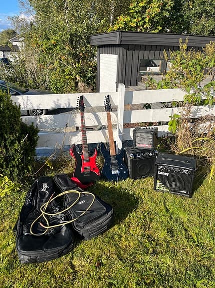 🎸🎹 Gitarer, forsterkere og keyboard selges