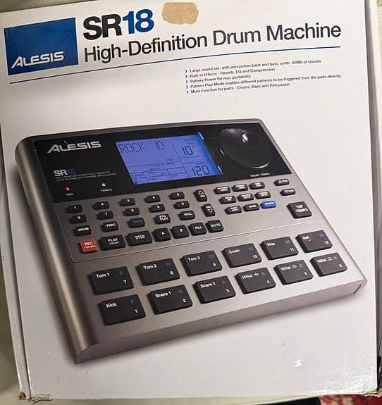 Alesis SR18 trommemaskin + Roland UM-ONE mk2 MIDI-USB-kabel