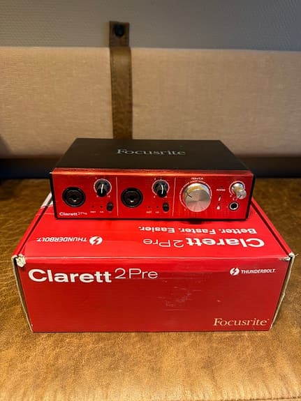 Focusrite Clarett 2Pre Thunderbolt Audio Interface – Original Box & Cables
