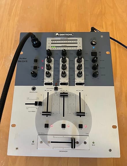 Bud mottas. Omnitronic Pro-Mixer PM-524 EL - 3-kanals DJ-mixer