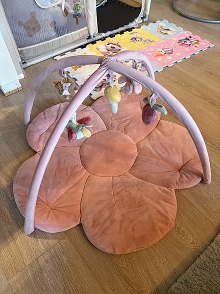 Little Dutch babygym blomsterformet leketeppe rosa