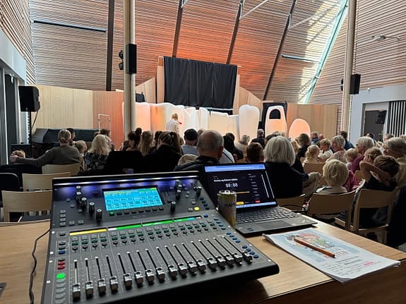Allen & Heath SQ5 digital mikser | Som ny | Garanti | MVA kvittering
