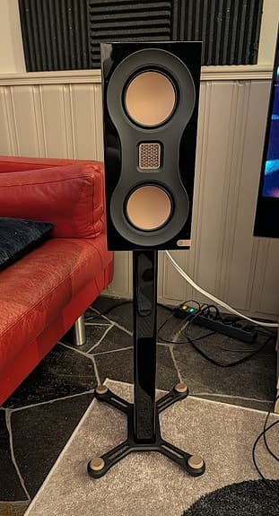 Monitor Audio Studio 89 med orginale stativer vurderes solgt