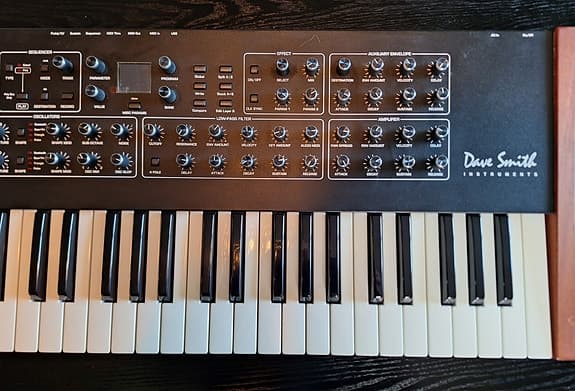 Dave Smith Instruments Prophet REV2 8 Voice