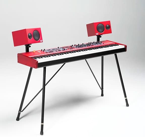 Nord Stage 3 88 – komplett oppsett med monitorer, pedal, benk og vesker