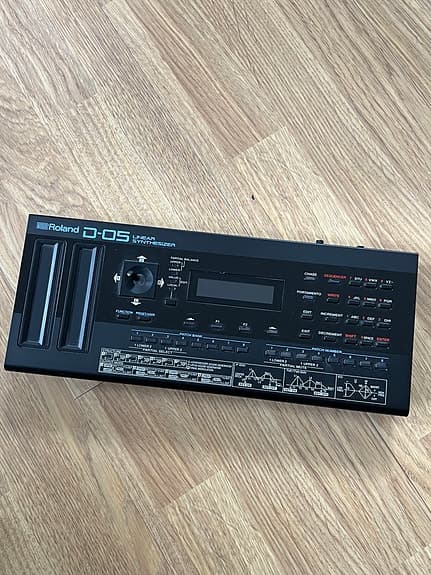 Roland D-05 Boutique Series Linear Synthesizer Sound Module