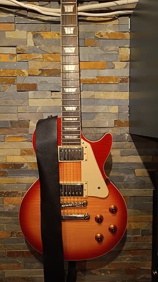 Vakker Epiphone Les Paul Standard i rød sunburst