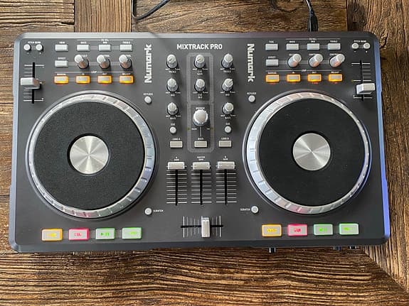 Numark Mixtrack Pro DJ-kontroller