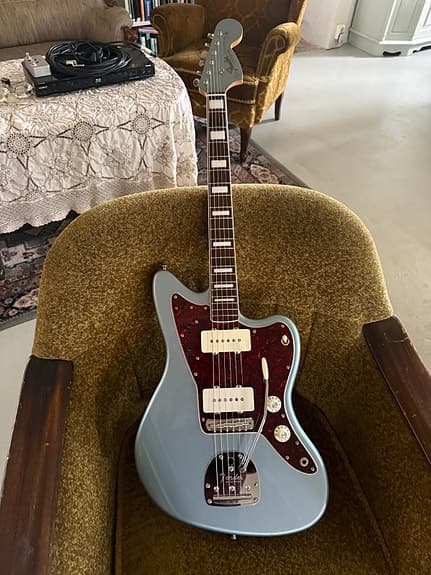Fender MIJ Traditional II Late '60s Jazzmaster - Ice Blue Metallic!