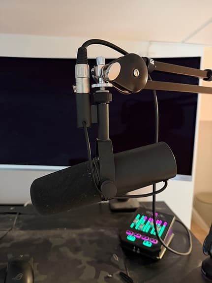 Shure SM7B mikrofon + GoXLR m/ tilbehør og Rode PSA1