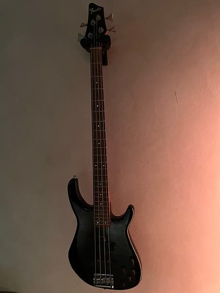 Fender Deluxe Active Jazz Bass – MIM 2002/03 – svart