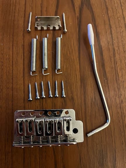 Komplett Tremolo-bridge til “Stratocaster”.