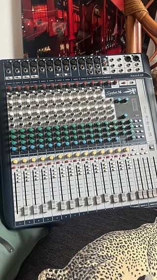 Soundcraft Signature 16, analog mikser med effekter og USB