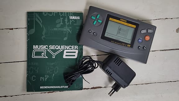 Yamaha QY8 Music Sequencer