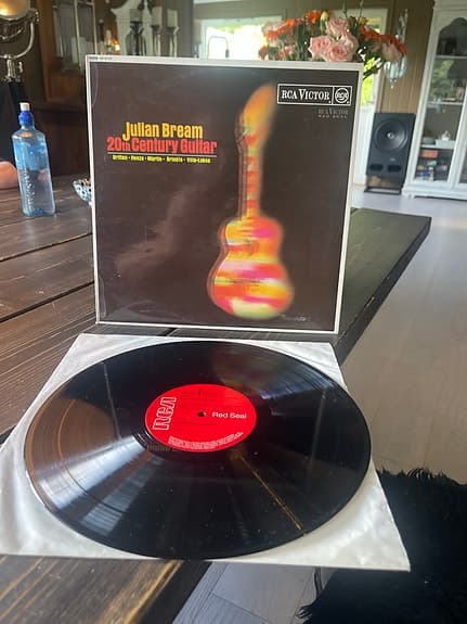 Julian Bream – 20th Century Guitar