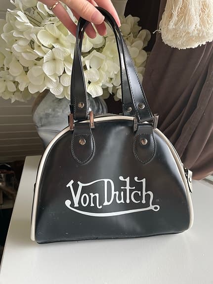 Von Dutch bowlingveske – svart og hvit Y2K-veske