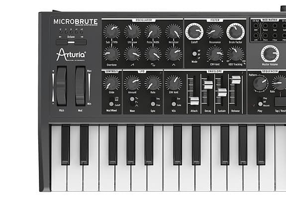 Arturia MicroBrute analog synthesizer med 25 tangenter