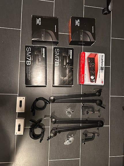 Shure SM7B mikrofonpakke med Focusrite Scarlett 2i2