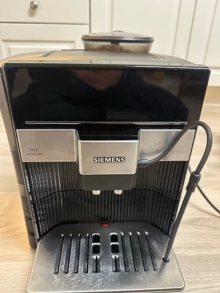 Siemens EQ.6 Series 500 helautomatisk kaffemaskin svart