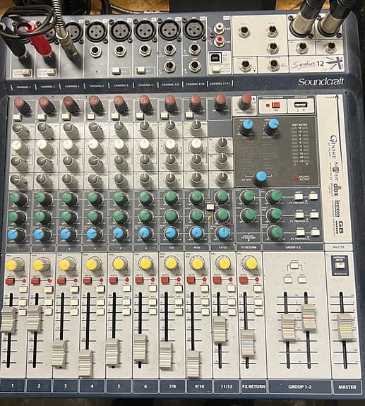 Soundcraft Signature 12 Mixer