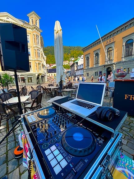 LEIER UT - Pioneer DDJ 1000 DJ controller med flightcase