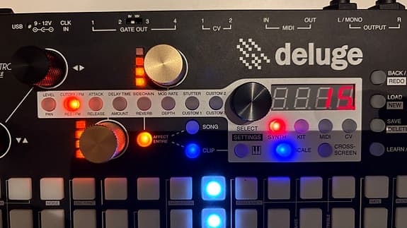 Synthstrom Deluge groovebox / sequencer
