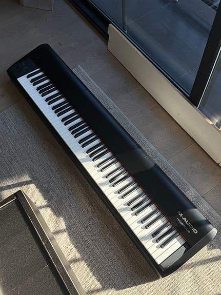 M-Audio Hammer 88 MIDI-keyboard med Stativ