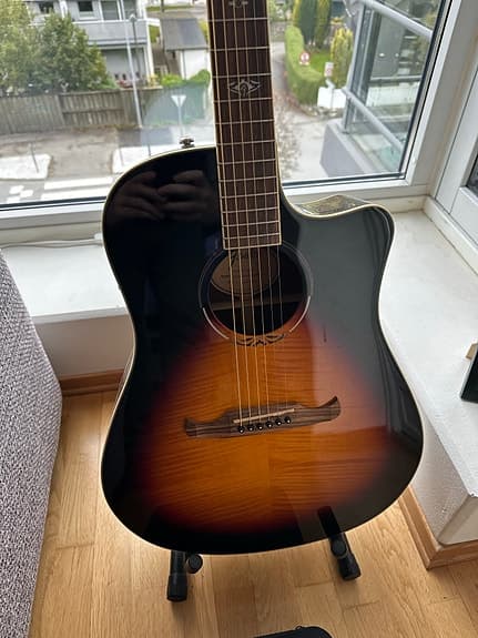Fender electro-acoustic guitar