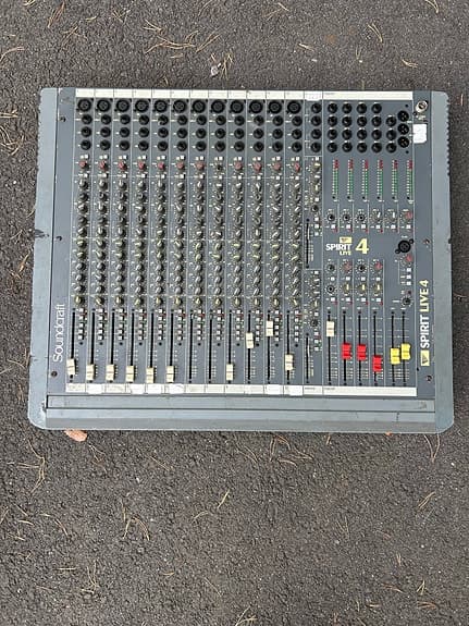 Soundcraft Spirit Live 4 miksepult (defekt)