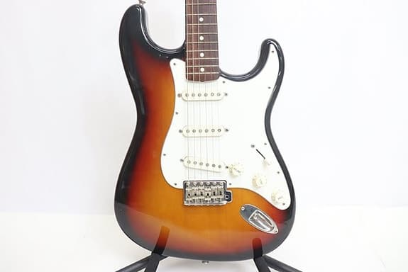 Fender - Stratocaster - - Elektrisk gitar - 1999