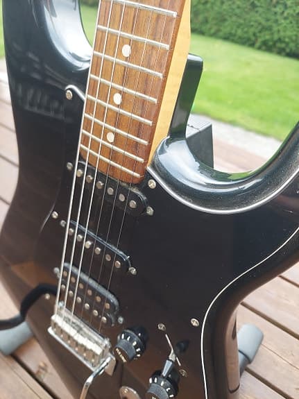 Squier Standard Stratocaster HSS konfigurasjon by fender