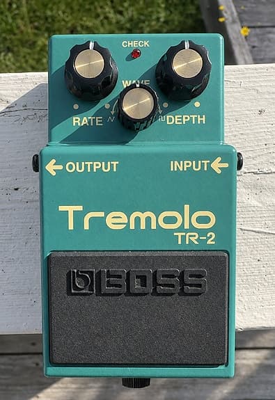 Boss TR-2 Tremolo (Through-Hole / Perfekt for modding!)