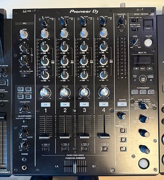 Pioneer XDB 750MK2 dj mixer