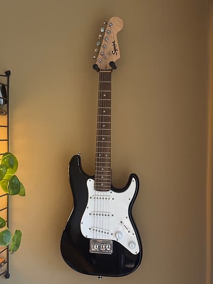 Fender Squier Stratocaster mini - strøken