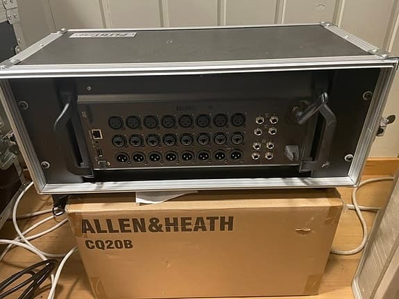 Allen & Heath CQ20B i rack