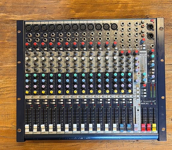 Soundcraft MFXi Mikser