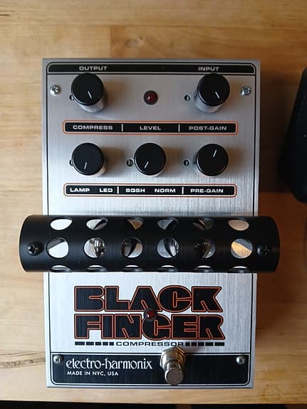 Electro-Harmonix Black Finger – Optisk rørkompressor