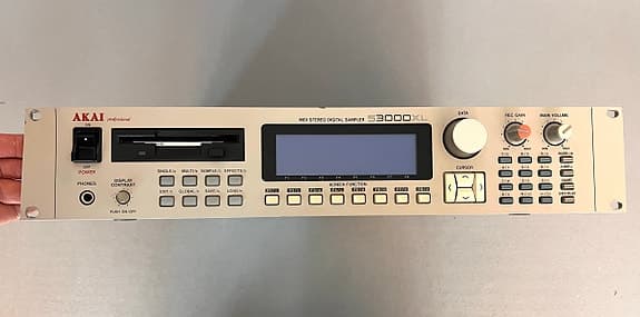 Akai S3000XL MIDI stereo digital sampler- maxed out